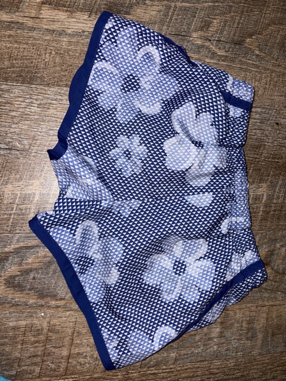 🌸 $10 SALE 🌸 Carter’s Floral Trim Athletic Shorts - Picture 4 of 5